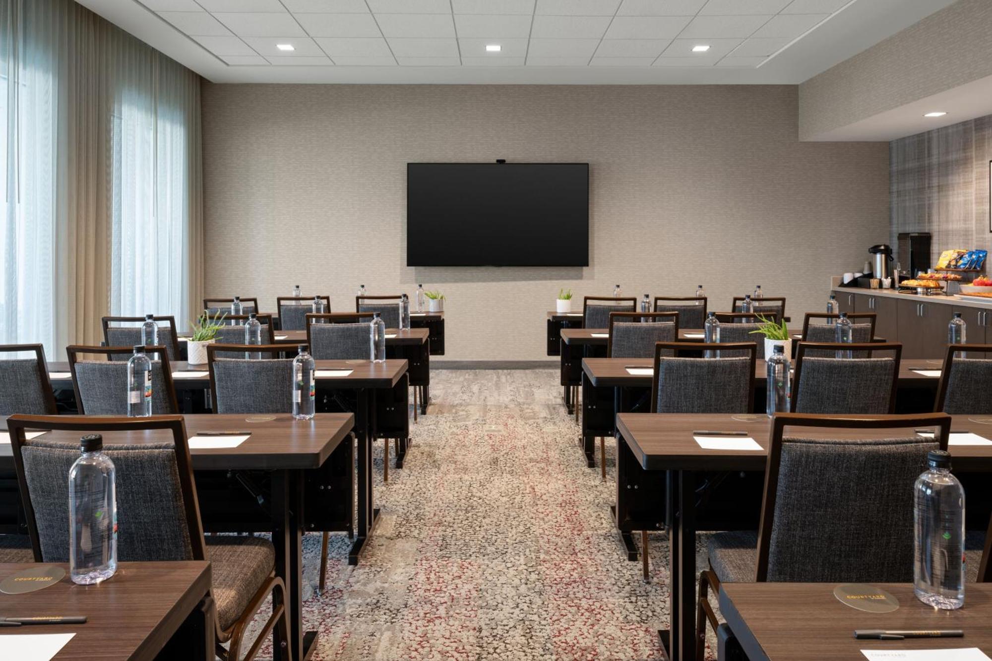 Courtyard By Marriott Kennedy Space Center 3*