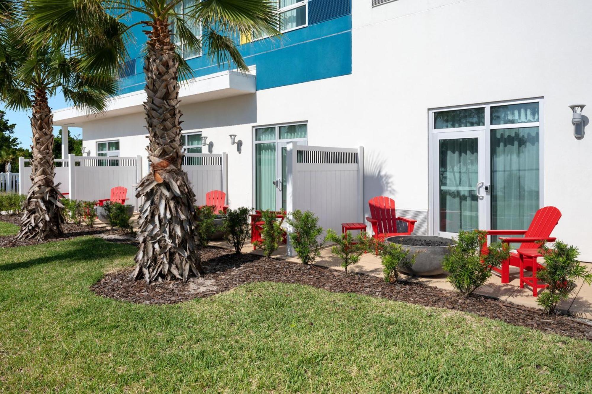 Courtyard By Marriott Kennedy Space Center Hotel